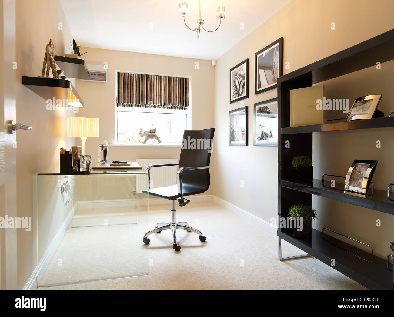 Decorate office hires stock photography and images Alamy