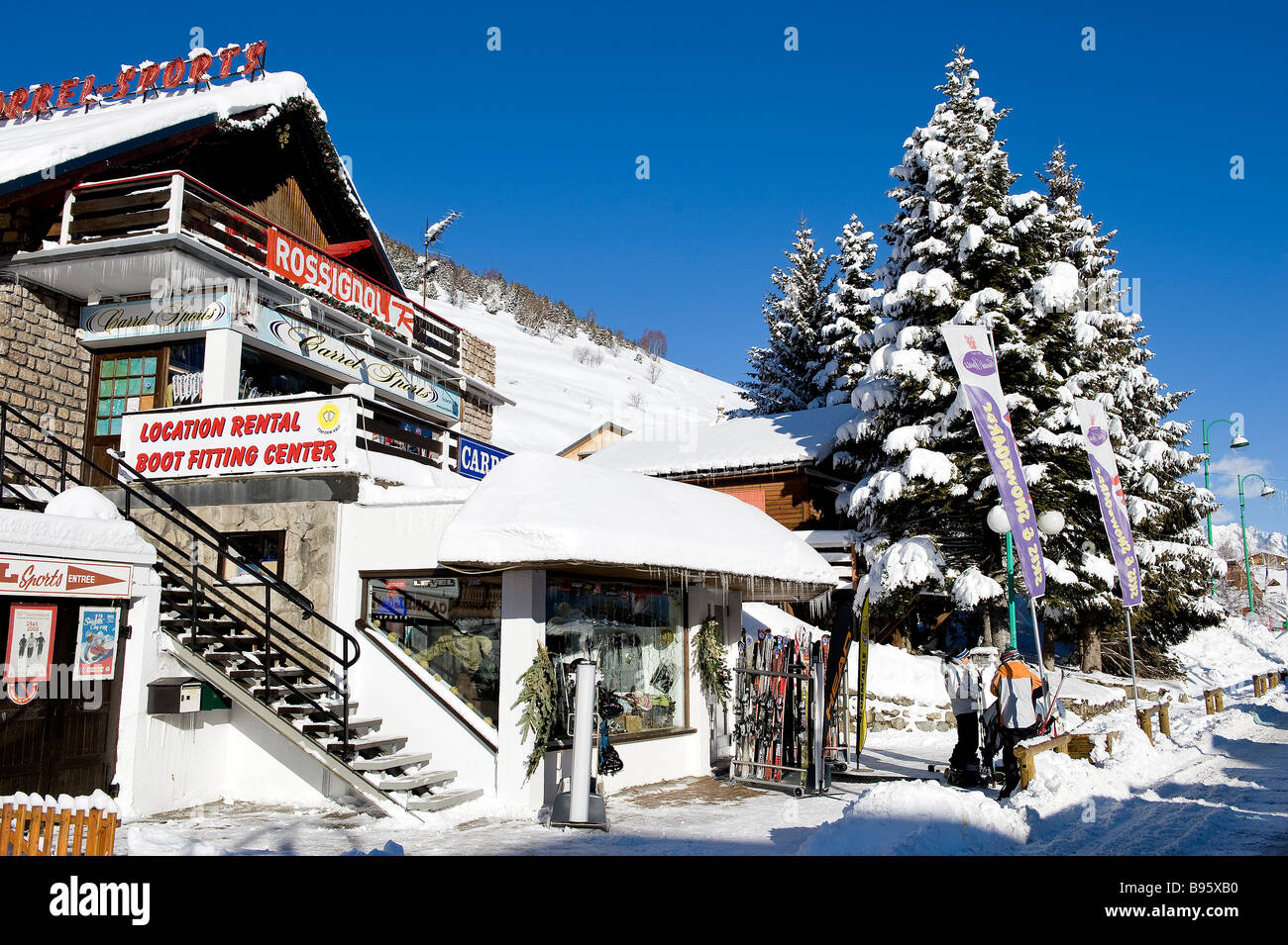 Ski shop hi-res stock photography and images - Page 2 - Alamy