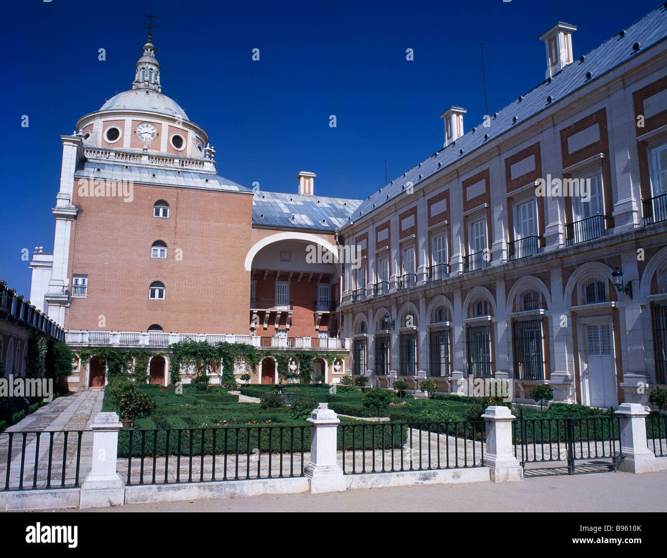 SPAIN Madrid State Aranjuez Exterior view of the Palacio Real Royal