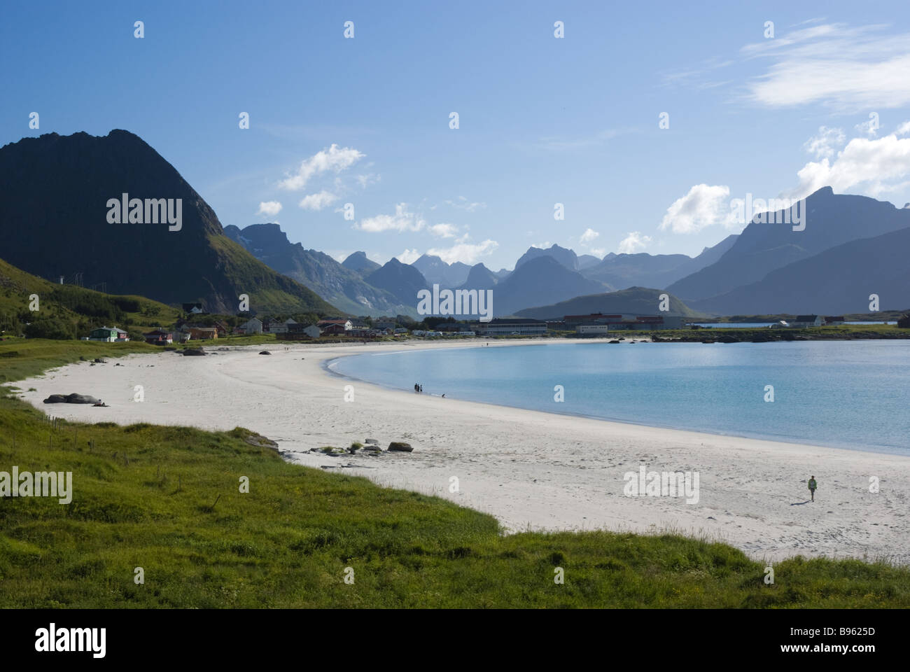 Beach Ramberg Houses Flakstadoya Hi res Stock Photography And Images 