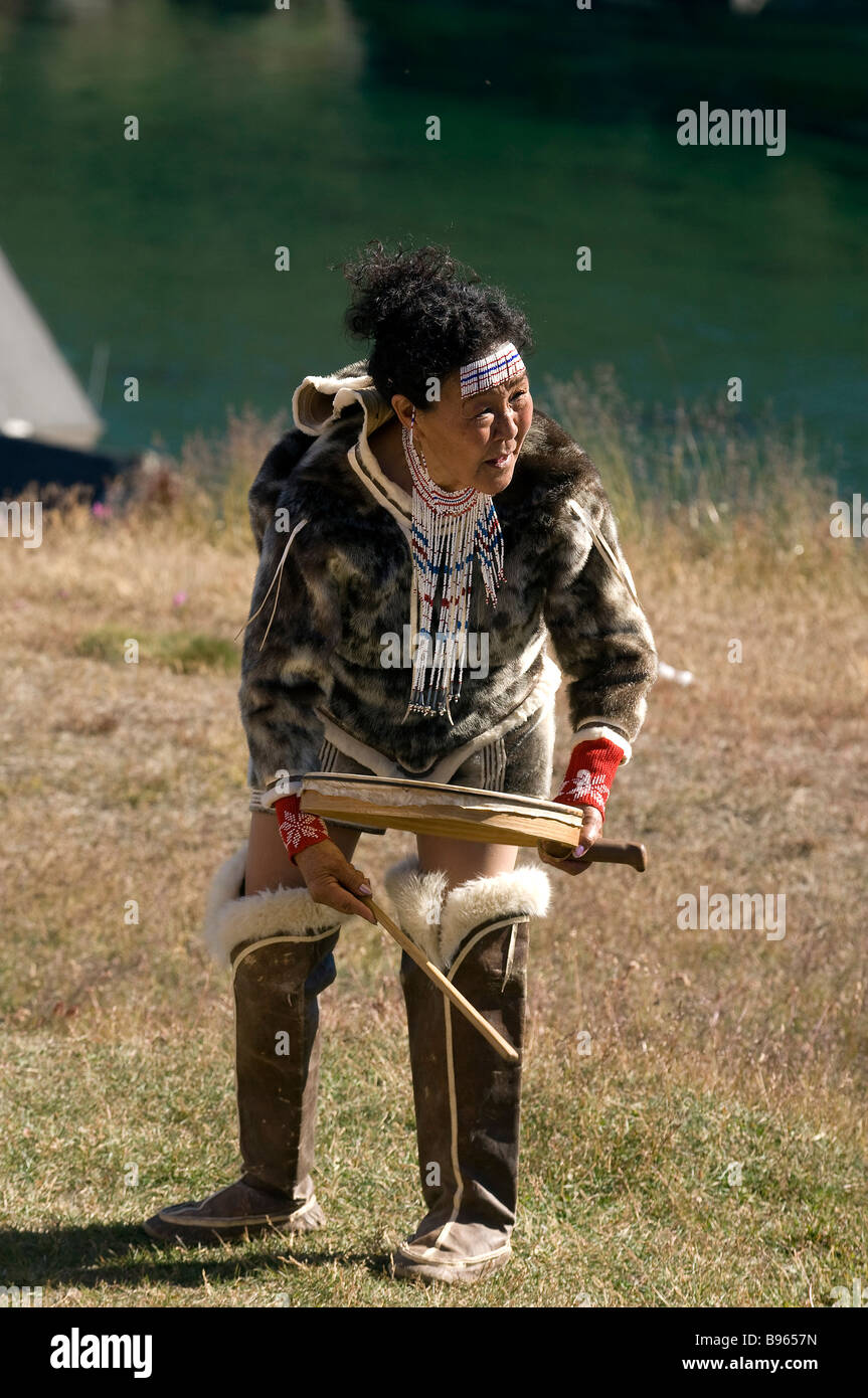 Inuit people traditional costume hi-res stock photography and images - Alamy