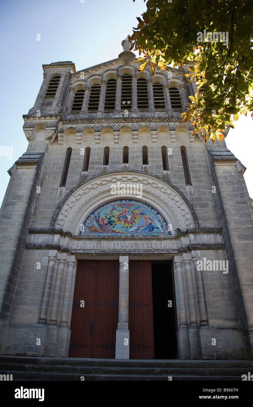 Front entrance to the basilica of Notre Dame du Peyragude, Penne d'Agenais, France. Stock Photo
