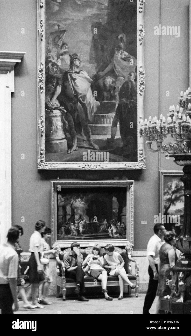 Italian painting hall of the State Hermitage Museum Stock Photo - Alamy