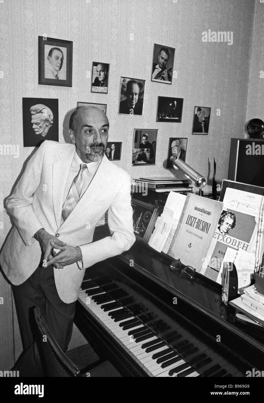 Dmitry Bashkirov (b.1931), a Russian pianist and teacher Stock Photo - Alamy