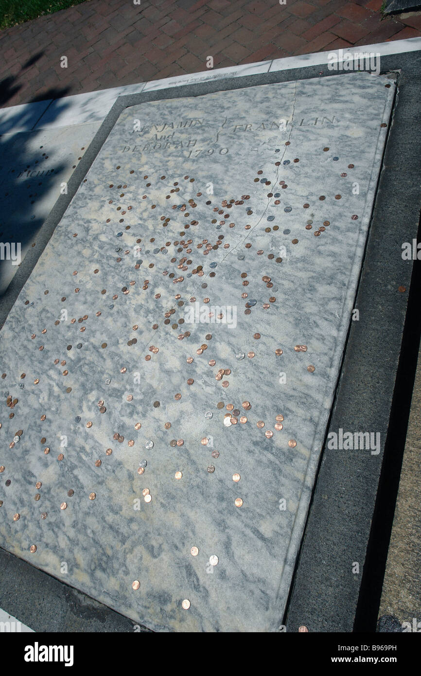Grave of Benjamin Franklin and his wife Deborah in Center City