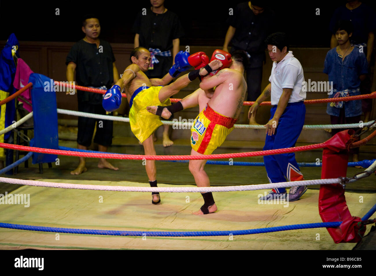 Kickboxing Bangkok Rose Garden and Cultural center about 30 kilometers outside of Bangkok Stock