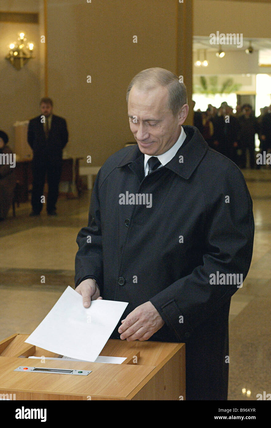 Владимир Путин 2004 год