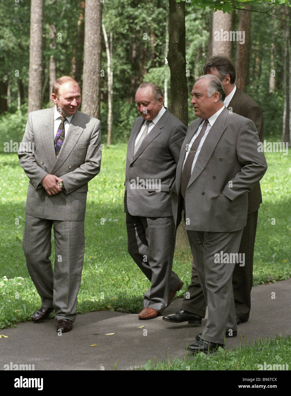 Russian Prime Minister Viktor Chernomyrdin right Prime Minister of