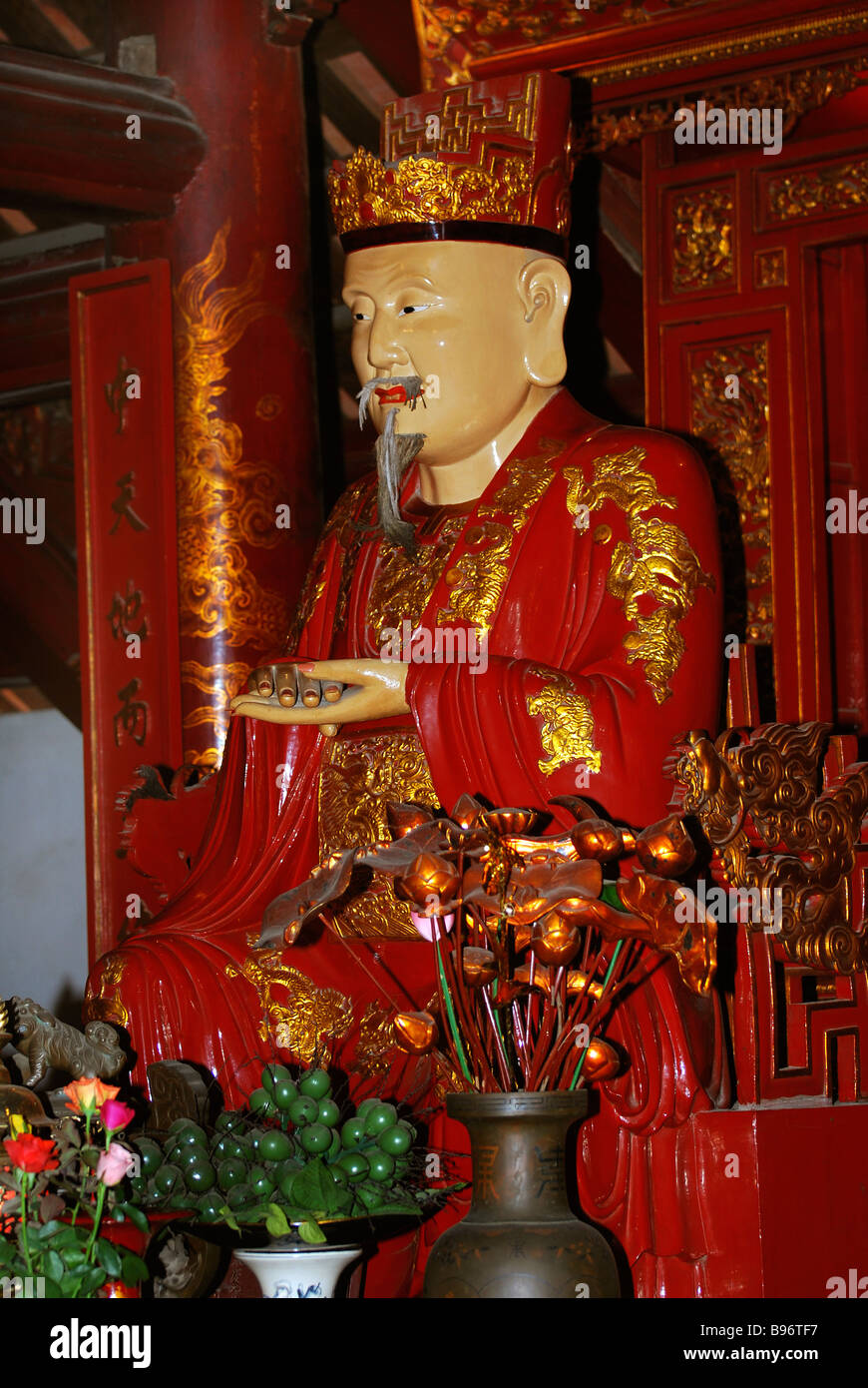 Statue of Confucius in the temple of confucius, Temple of Literature, Hanoi, Vietnam Stock Photo