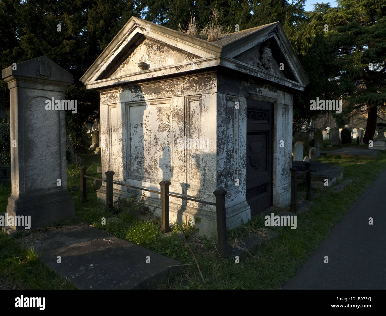 Grave graves tomb tombs hi-res stock photography and images - Alamy
