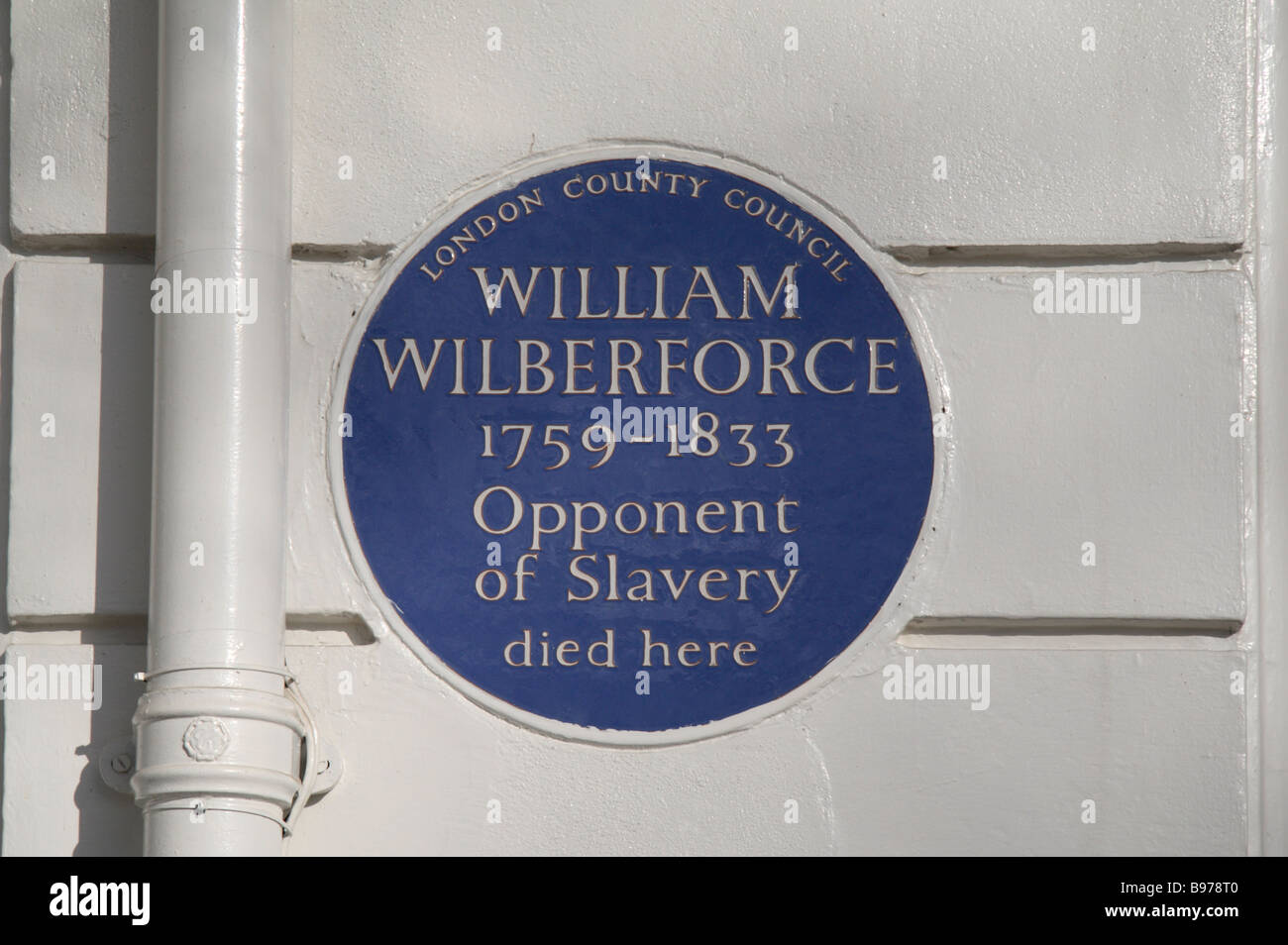 A blue plaque marking the building where the opponent of slavery, William Wilberforce died in 1833..  Mar 2009 Stock Photo