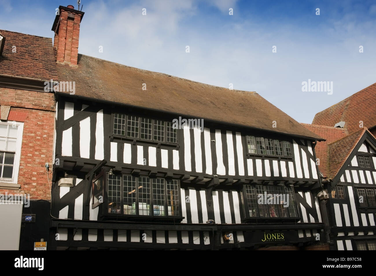 Old chemist shop in england hi-res stock photography and images - Alamy
