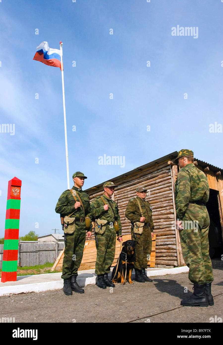 Защита государственной границы федеральный центр. Границы РФ погран войска. Пограничники России. Армия РФ погранцы. Военный пограничник.
