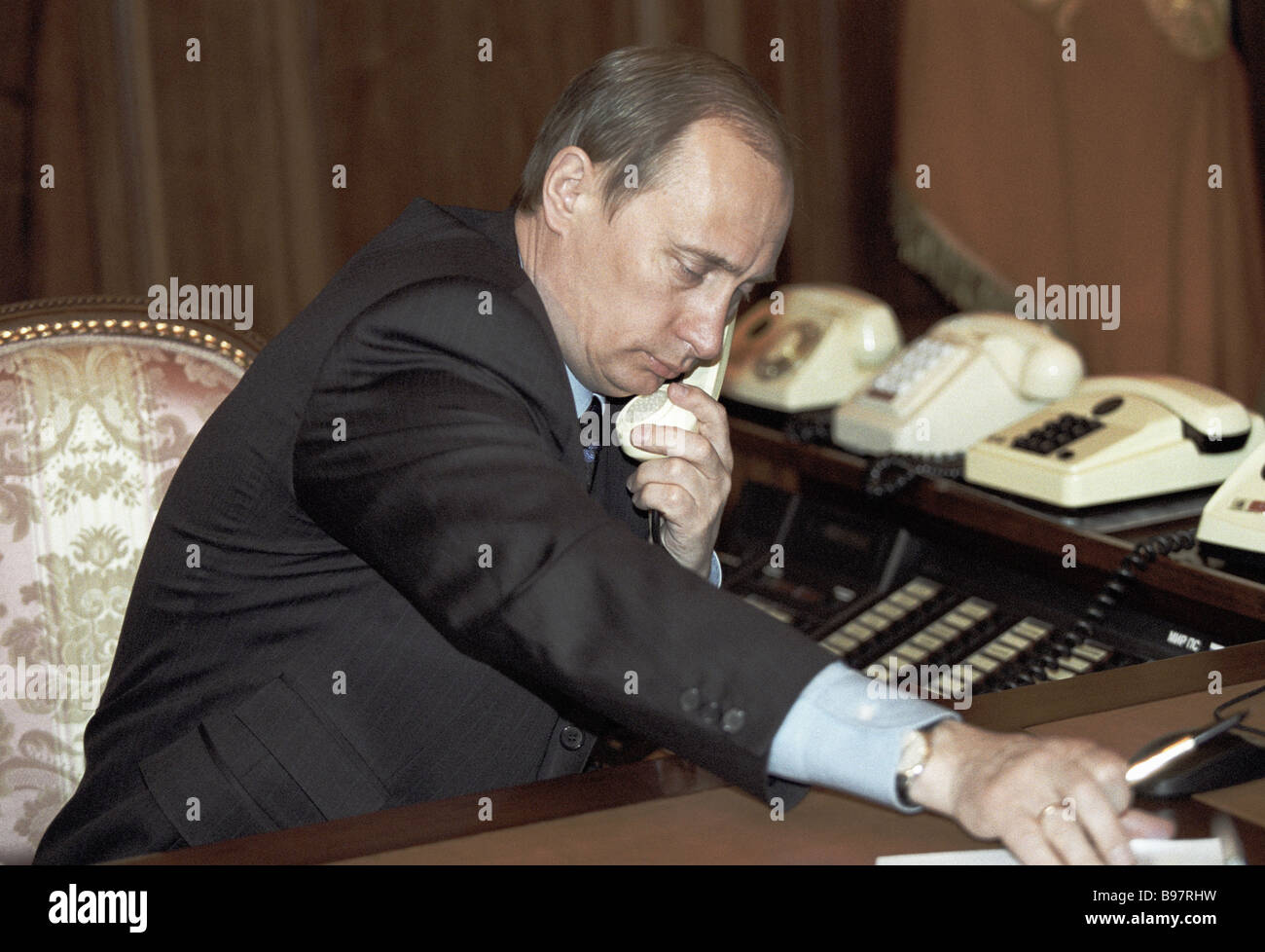 аппарат телефонный марс телта. красная площадь спасская башня. правительственная связь ссср. телефонный аппарат ста-2пм. правительственный телефонный аппарат.