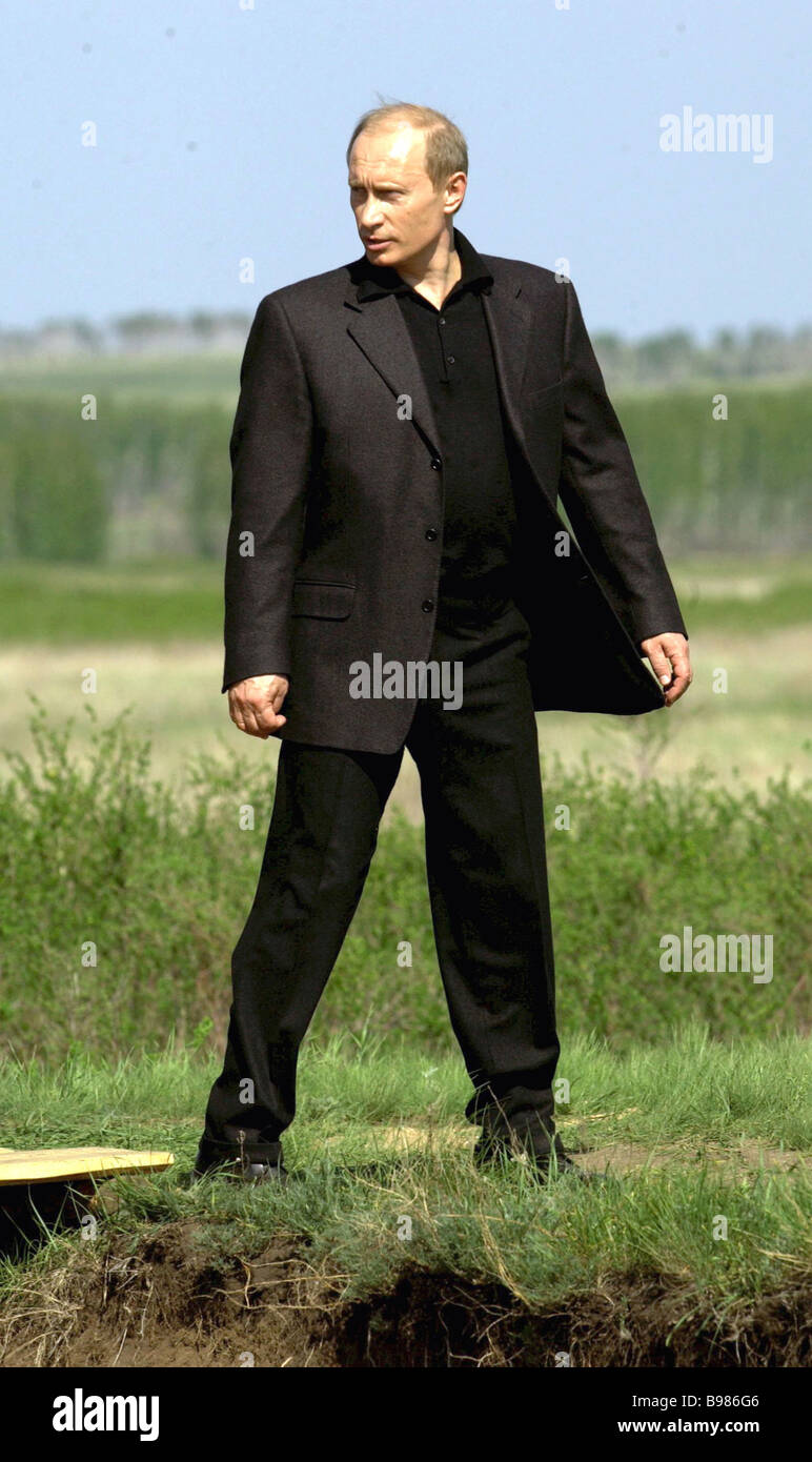 Путин Владимир Владимирович в пальто