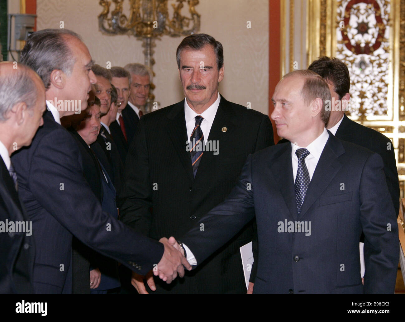 Russian and Mexican Presidents Vladimir Putin right and Vicente Fox ...