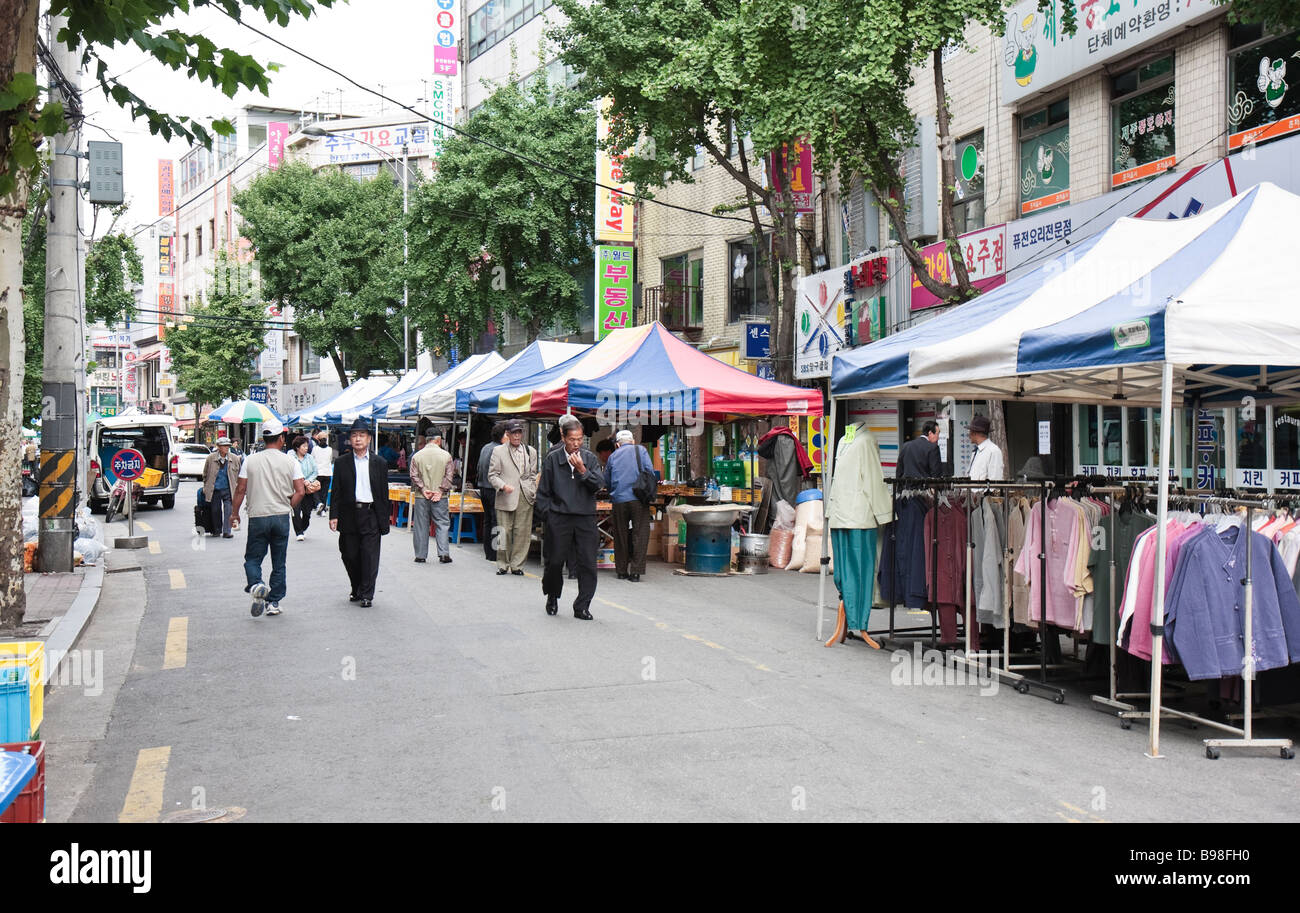 Street near Insadong, Seoul, on a market day Stock Photo