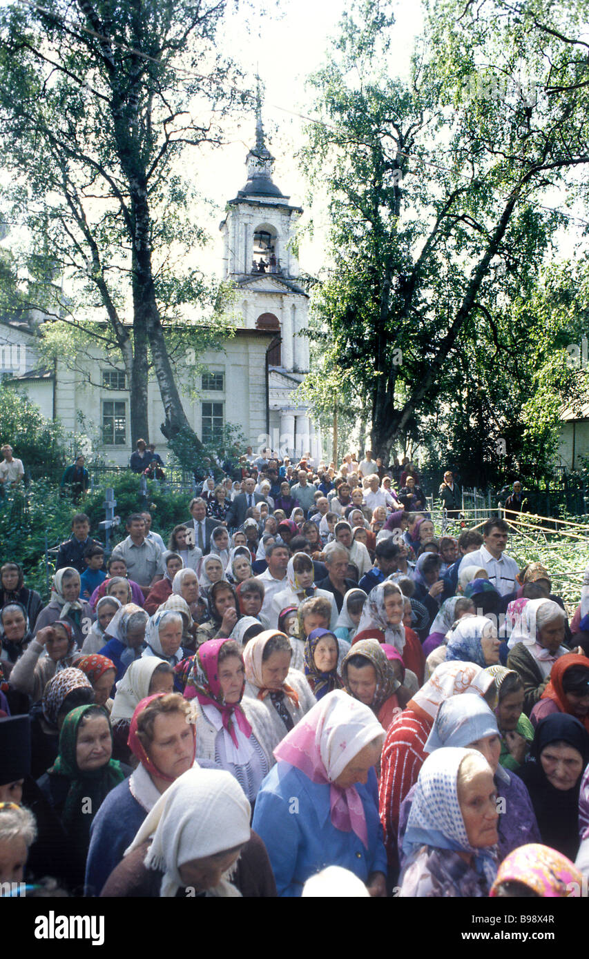 Cemetery of St Makary Pisemsky Convent Religious procession heads for