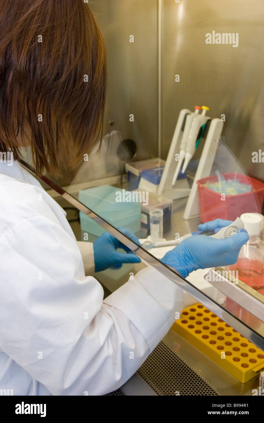 Female Lab Tech High Resolution Stock Photography and Images - Alamy