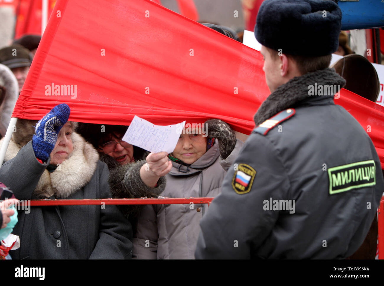 Russia Communist Flag High Resolution Stock Photography and Images - Alamy