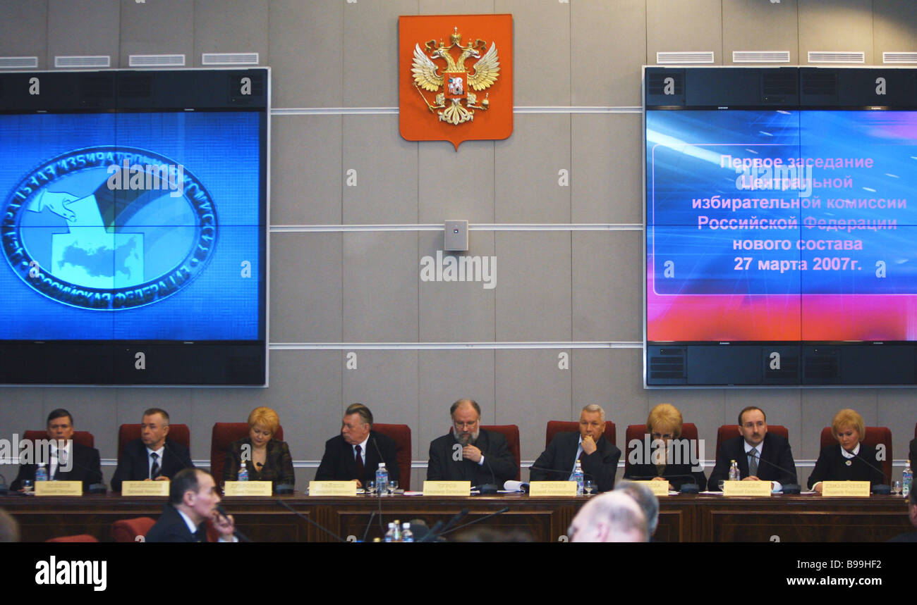 Russia s Central Election Commission has its first session with a new