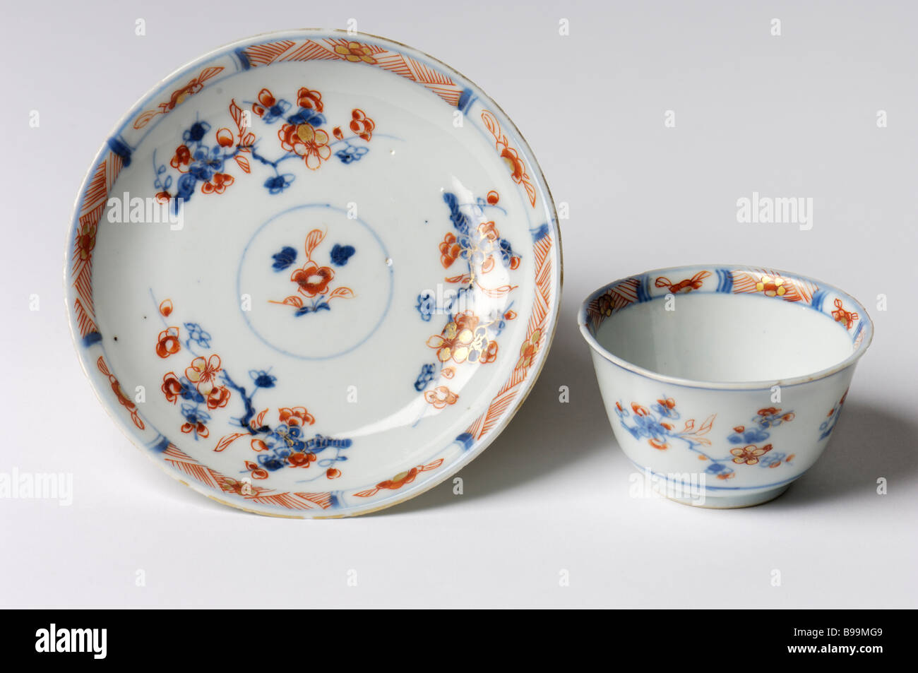 Chinese porcelain 18th century hi-res stock photography and images - Alamy
