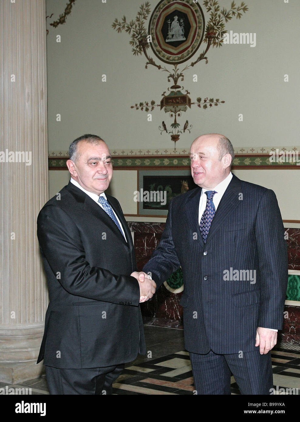 Armenian and Russian Prime Ministers Andranik Margaryan and Mikhail