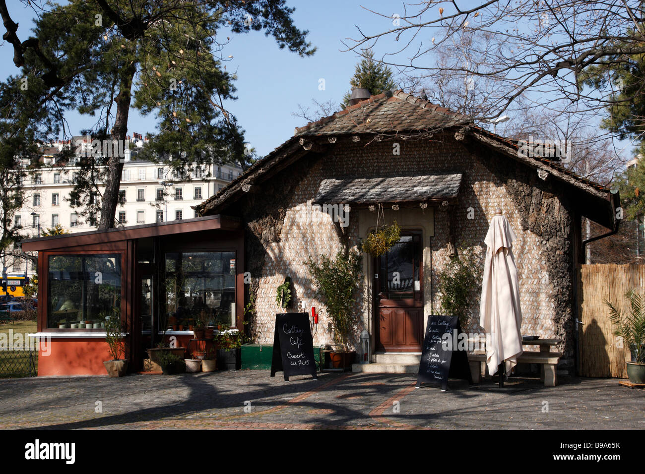 Cottage Cafe Near The Brunswick Monument Quai Du Mont Blanc Geneva