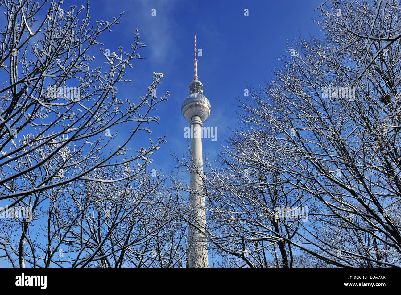 Berlin winter snow germany city center europa hi-res stock photography ...