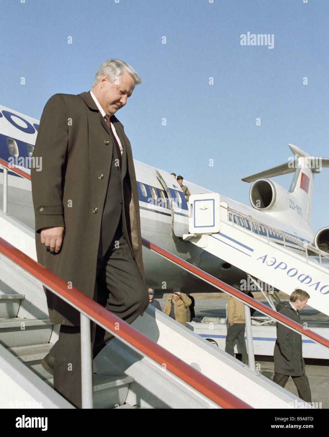 Ельцин писал на шасси самолета