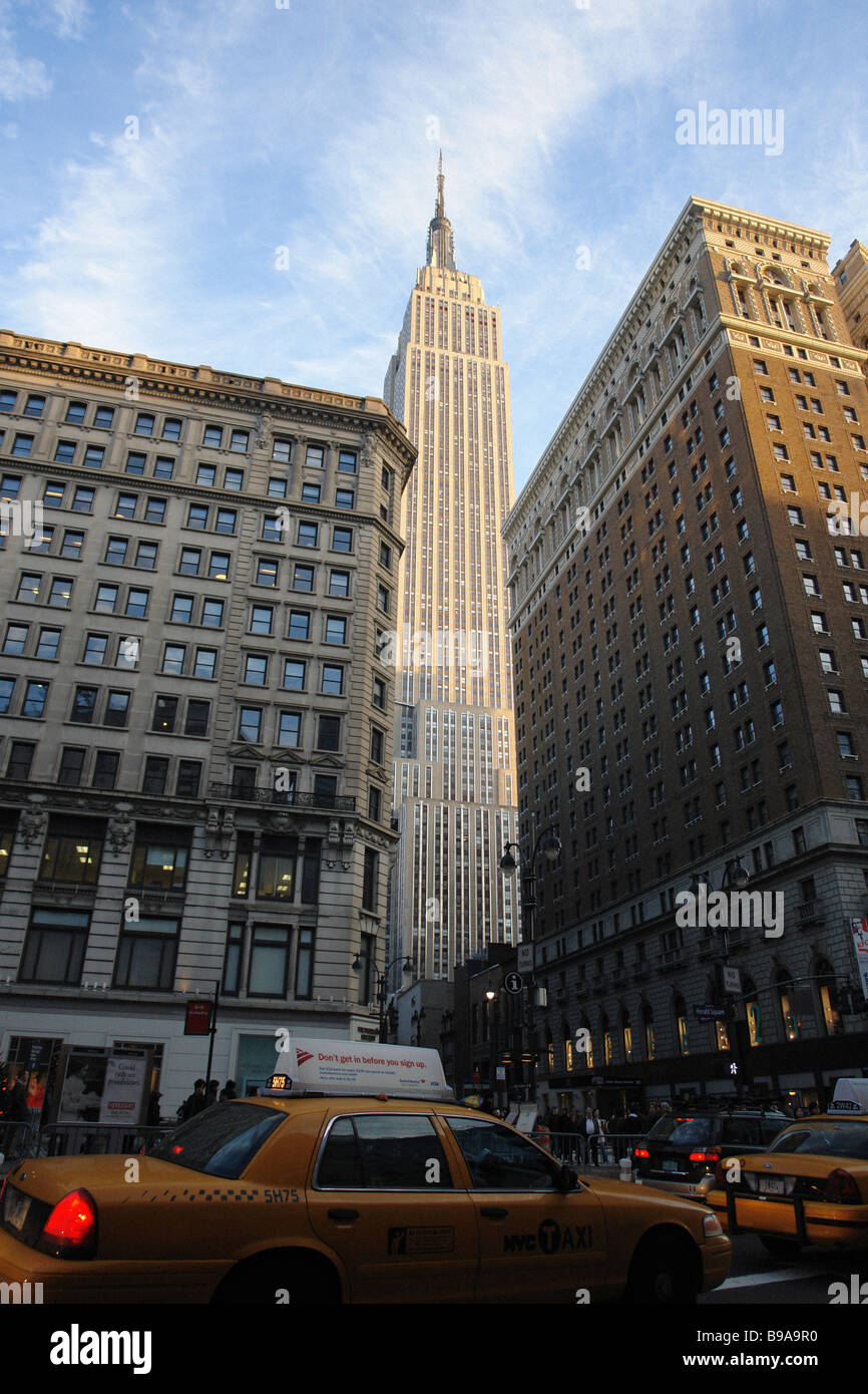 Daytime Scene of Empire State Building in Manhattan New York City USA ...