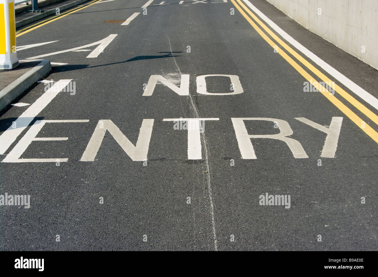 uk Road Painted Sign No Entry Signs prohibition Stock Photo