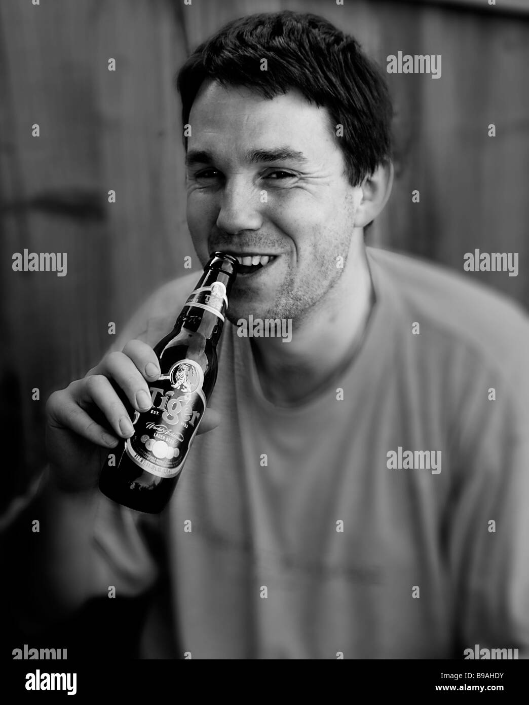 Something to rest the shoulder hires stock photography and images Alamy