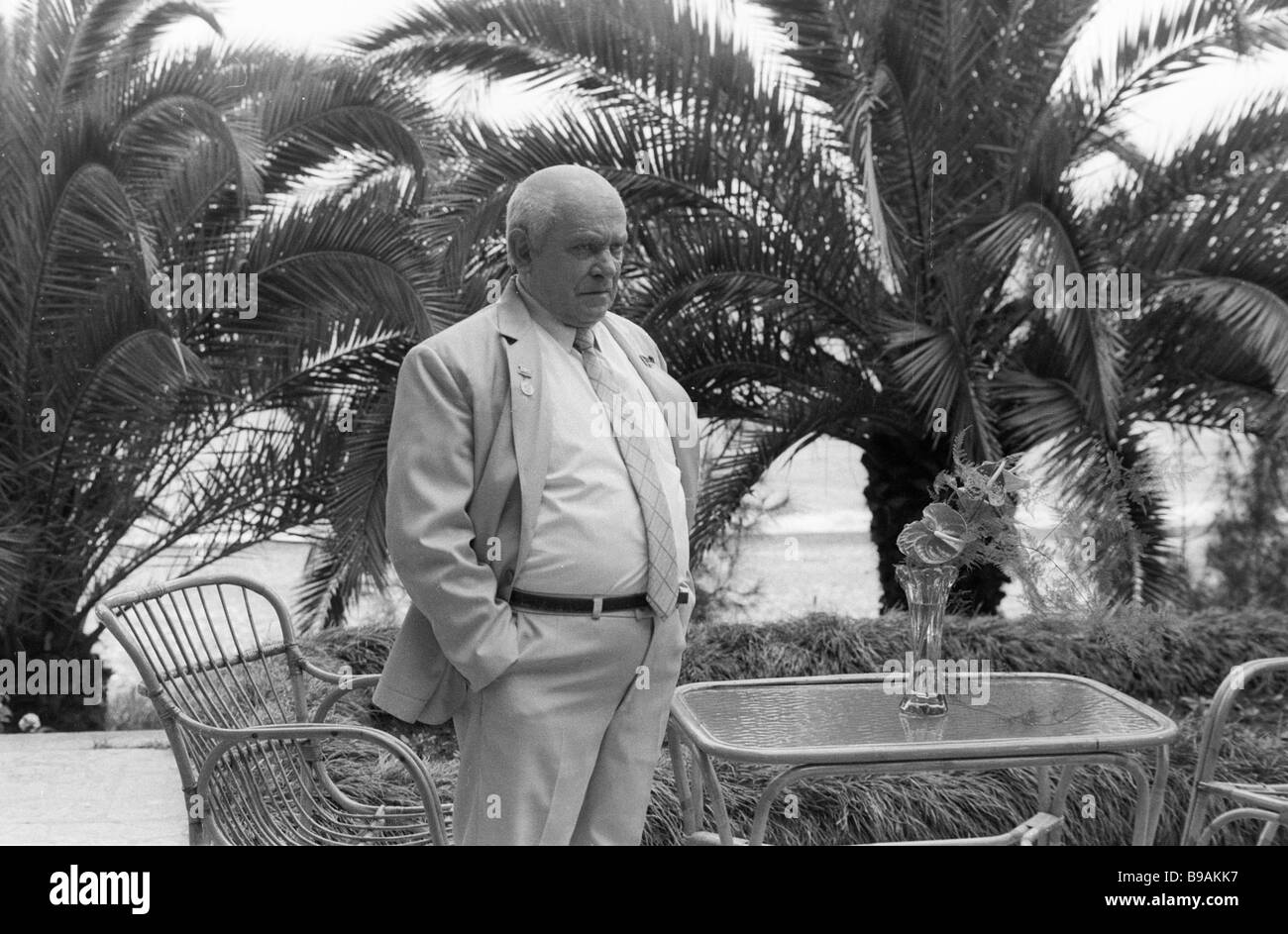 Actor Rolan Bykov as Nikita Khrushchev at the shooting of Serye Volki ...