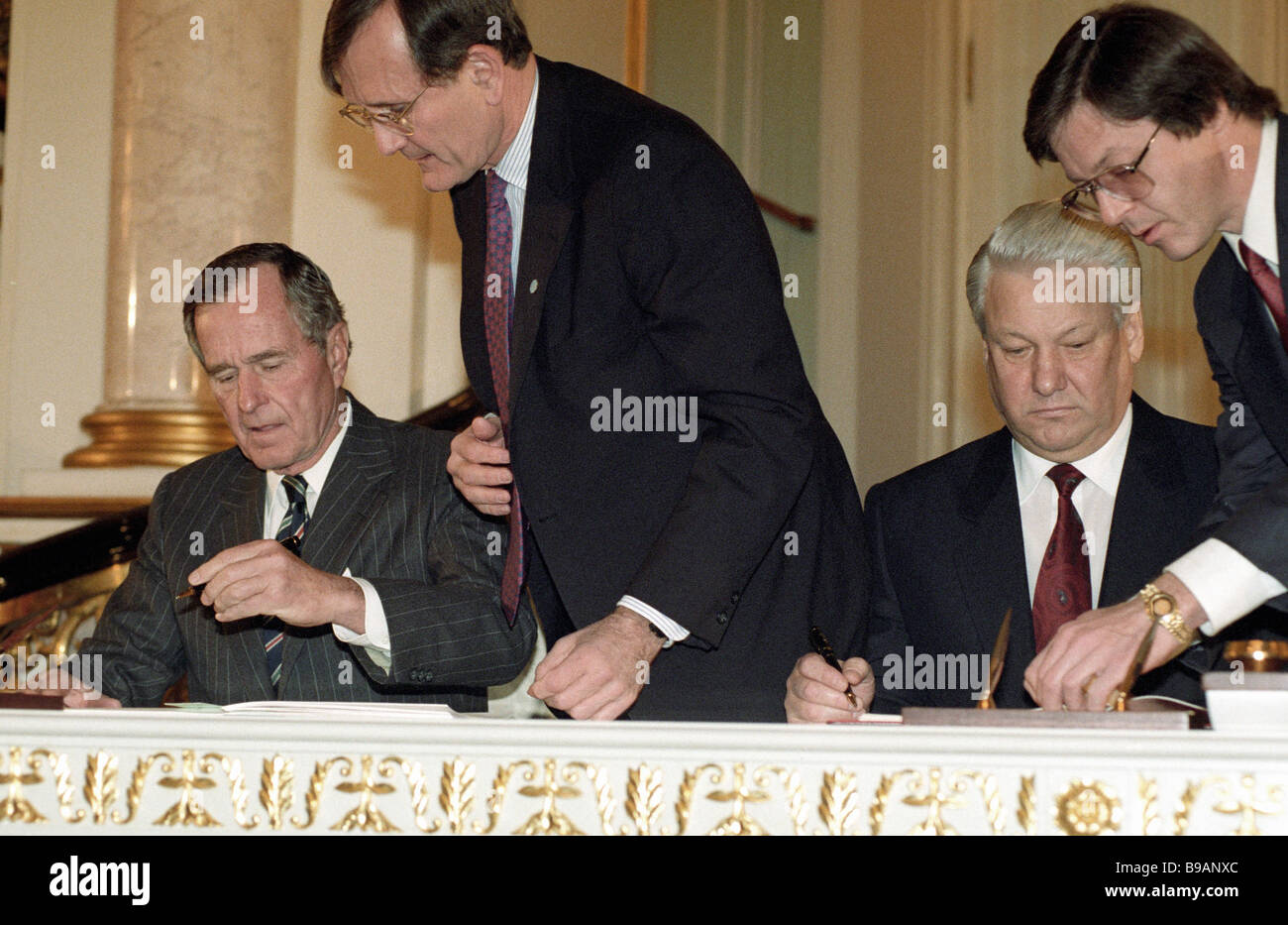 Прага подписание договора снв 3. СНВ 2 Ельцин Буш. Ельцин в США 1992 И Буш. Ельцин и Буш старший. 1993 Год подписание России и США Ельцина.