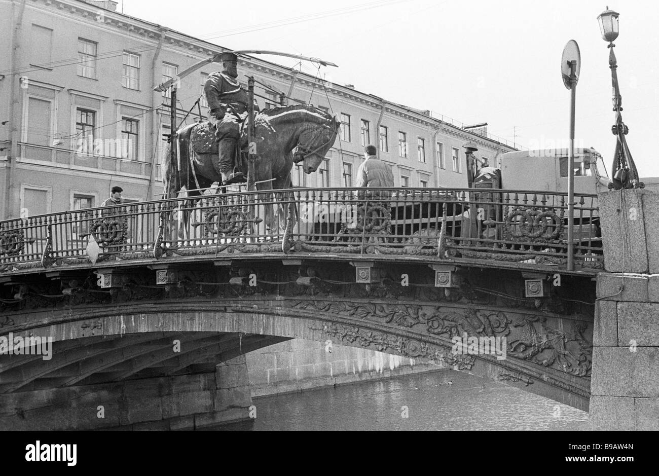 Transporting a monument to Alexander III to its location near the ...