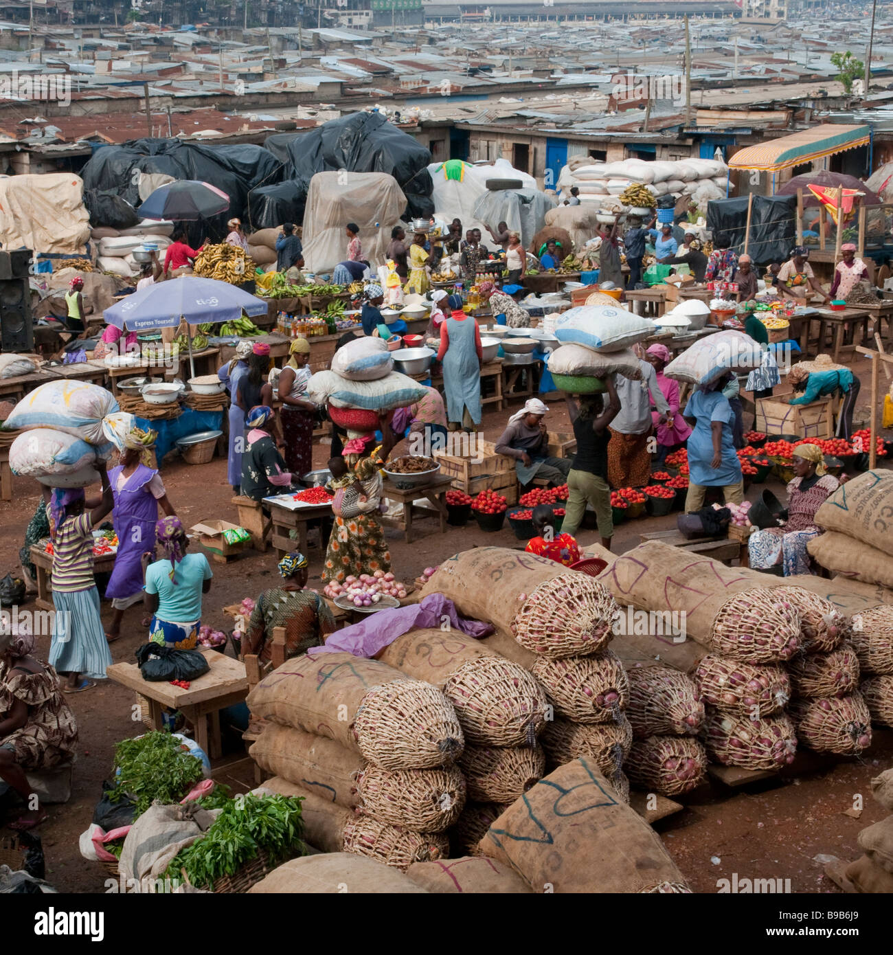Western Africa Central Ghana Kumasi Kejita market is the largest market in west Africa Stock Photo