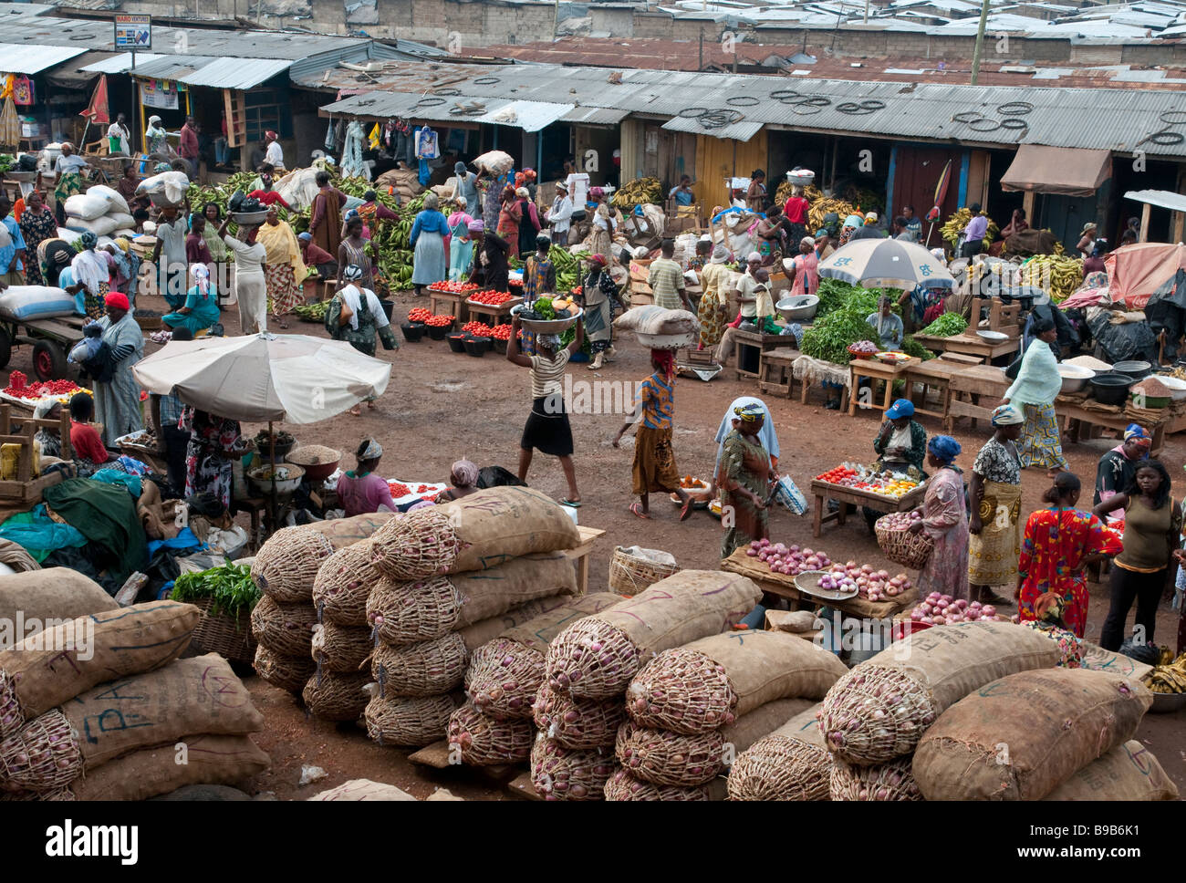 Western Africa Central Ghana Kumasi Kejita market is the largest market in west Africa Stock Photo