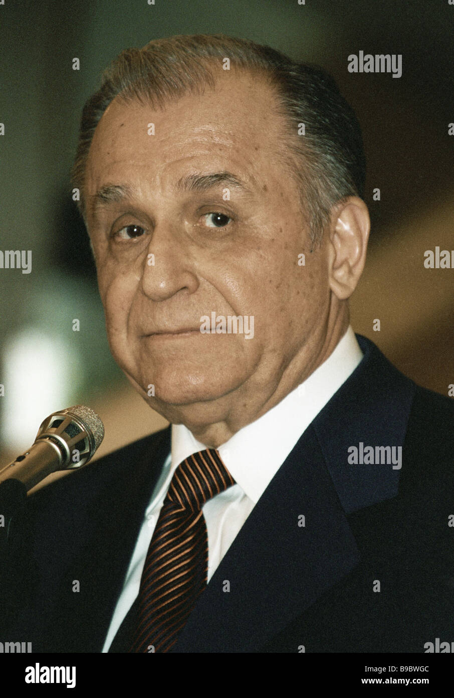 Romanian President Ion Iliescu Stock Photo Alamy