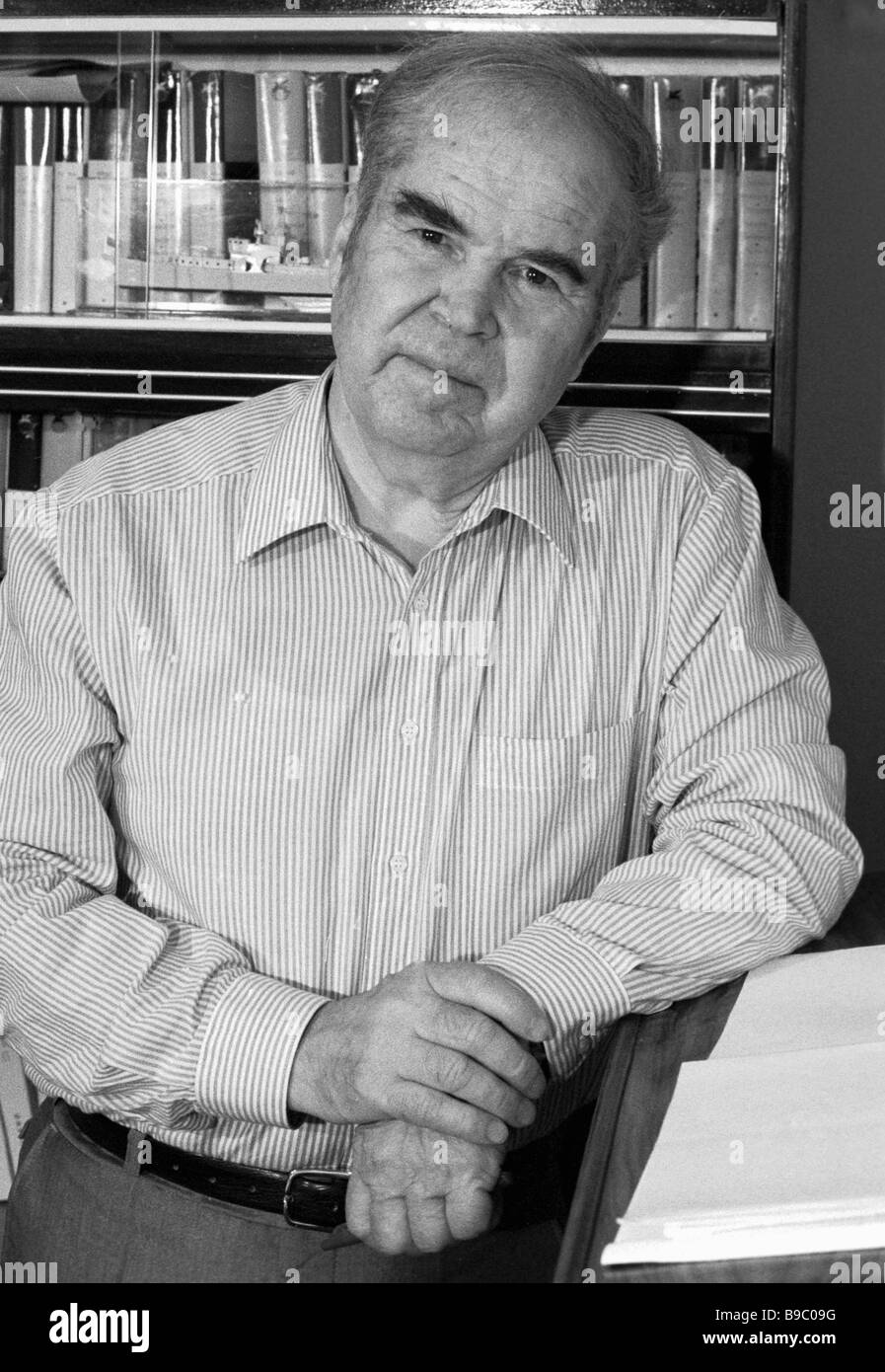 Волкогонов историк. Волкогонов писатель. Волкогонов историк. Волкогонов д м. Волкогонов д м.