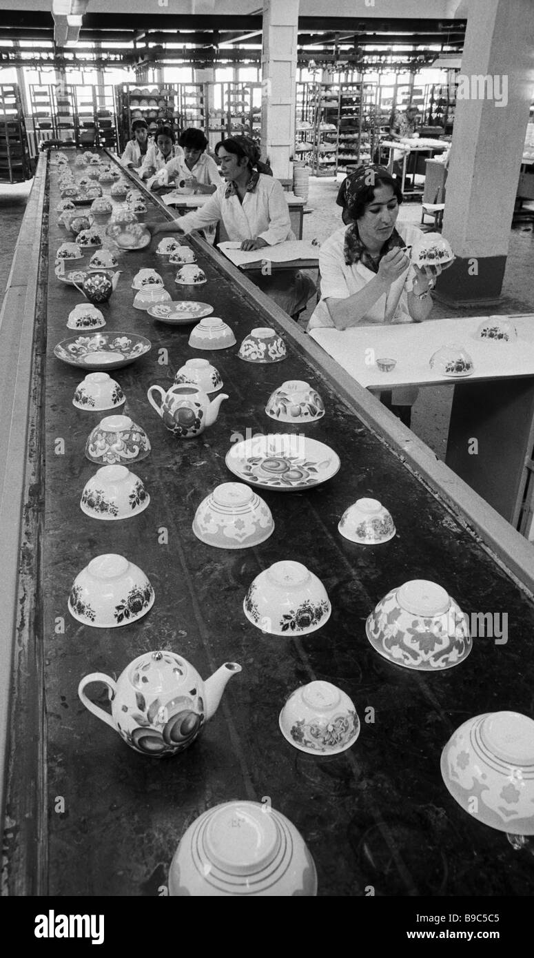 Painting shop of the porcelain factory Stock Photo Alamy
