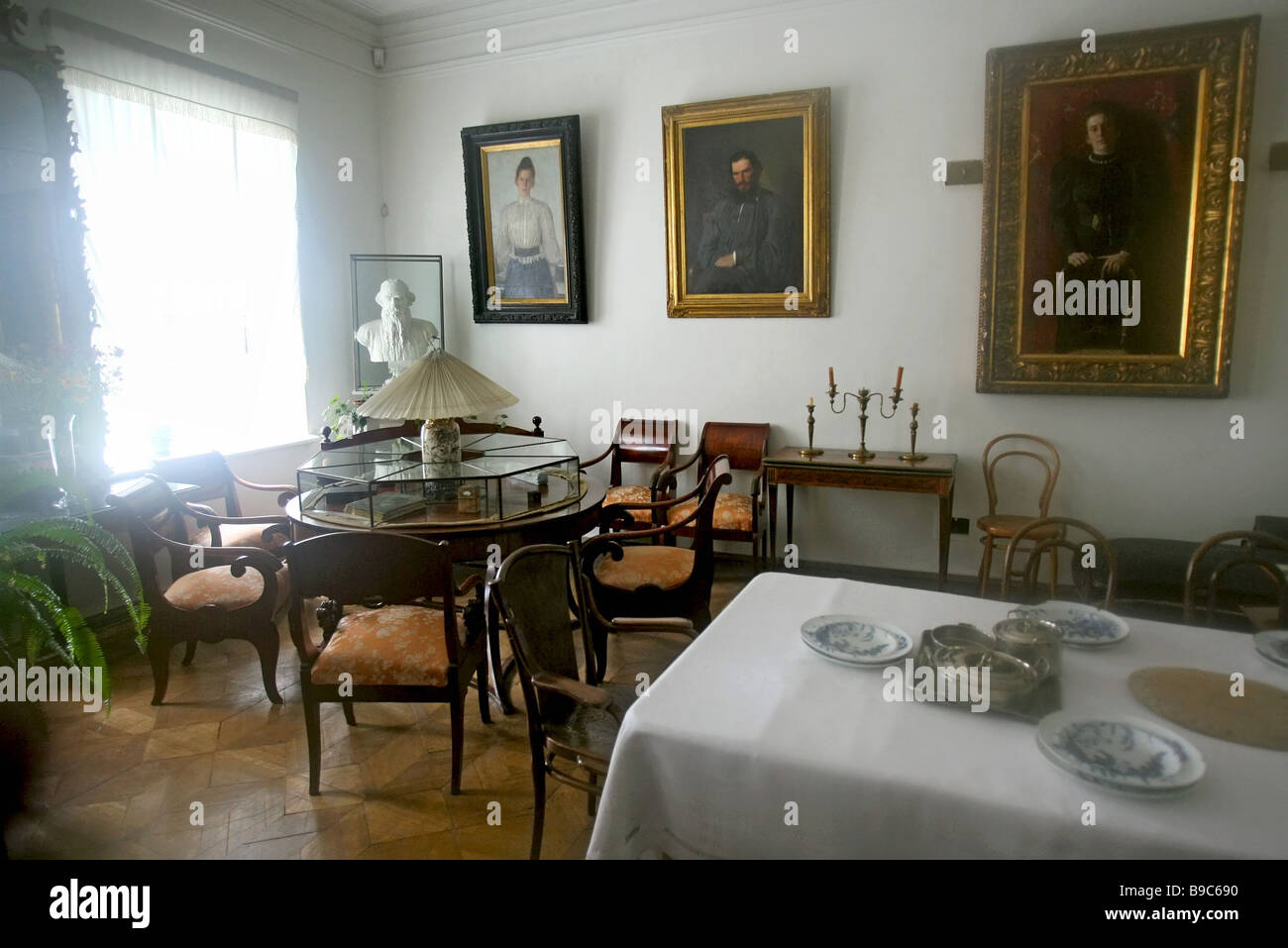 Dining room in Leo Tolstoy s house in the Yasnaya Polyana estate Stock