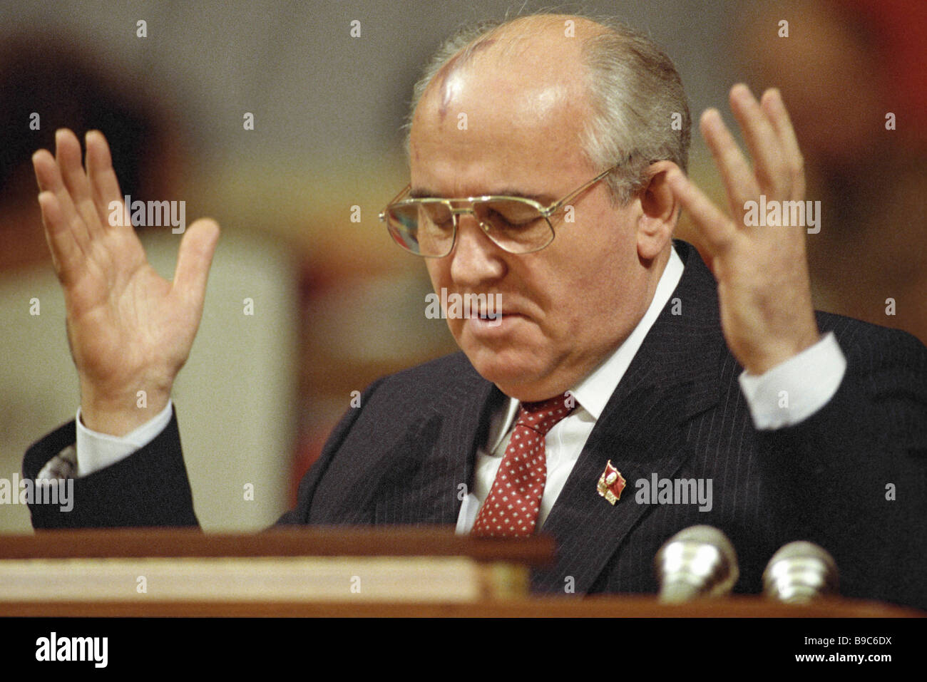 Выступление горбачева май 1985. Горбачев в оон 1988. Горбачев речь о развале ссср. Горбачев 1991. Речь горбачева.