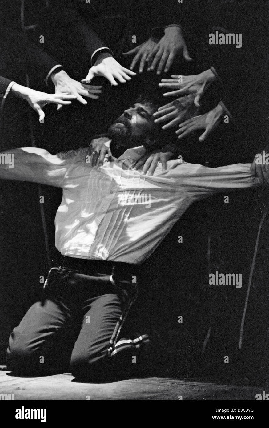 Performers of the Leningrad song instrumental company Singing Guitars
