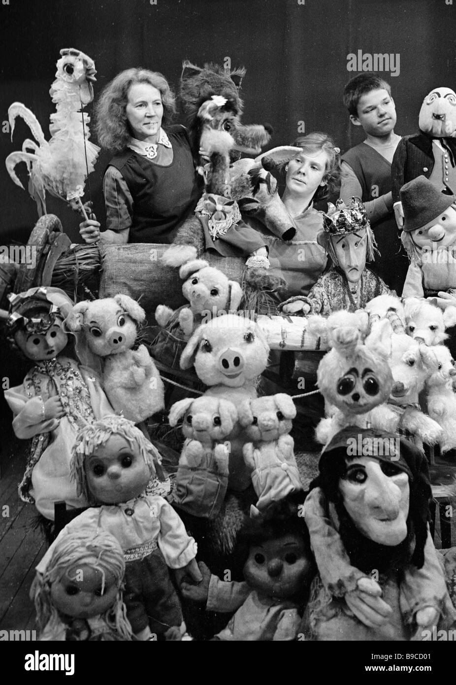 Theatre Puppets High Resolution Stock Photography and Images Alamy