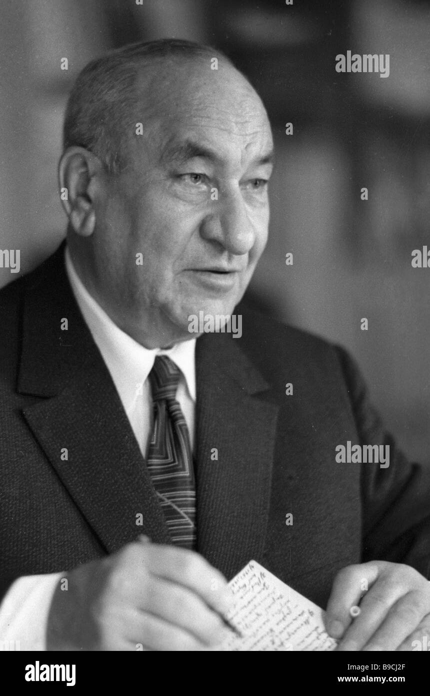 сергей фёдорович платонов. известные советские историки. знаменитый российский историк. карамзин соловьев ключевский. советские ученые историки.