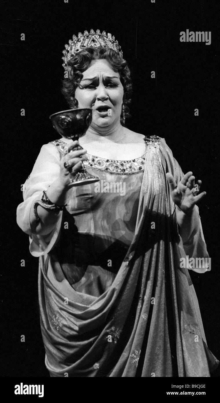 mushuk xxx turganini yalaydi