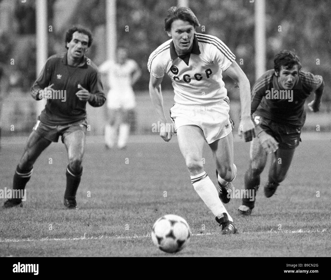 Oleg Blokhin center Dynamo Kiev player during a match Stock Photo - Alamy