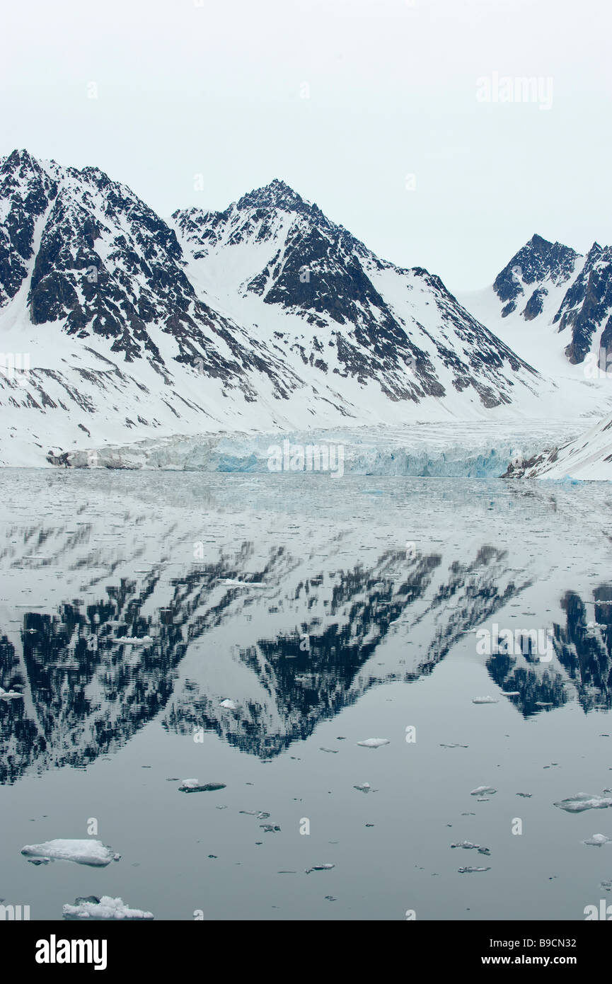 Magdalenefjord hi-res stock photography and images - Alamy