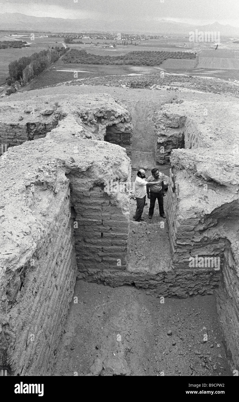 Archaeologists from the Armenian Academy of Sciences Institute of